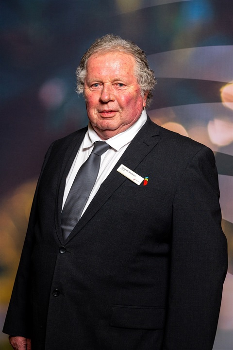 Cr-Tony-McNamara.jpg
