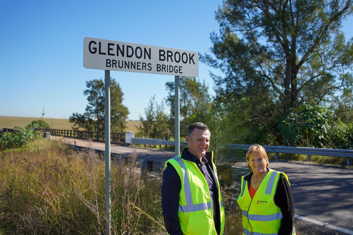Damian Morris, Mayor Sue Moore - Brunners Bridge - Capital Works - May 2024 (2).jpg